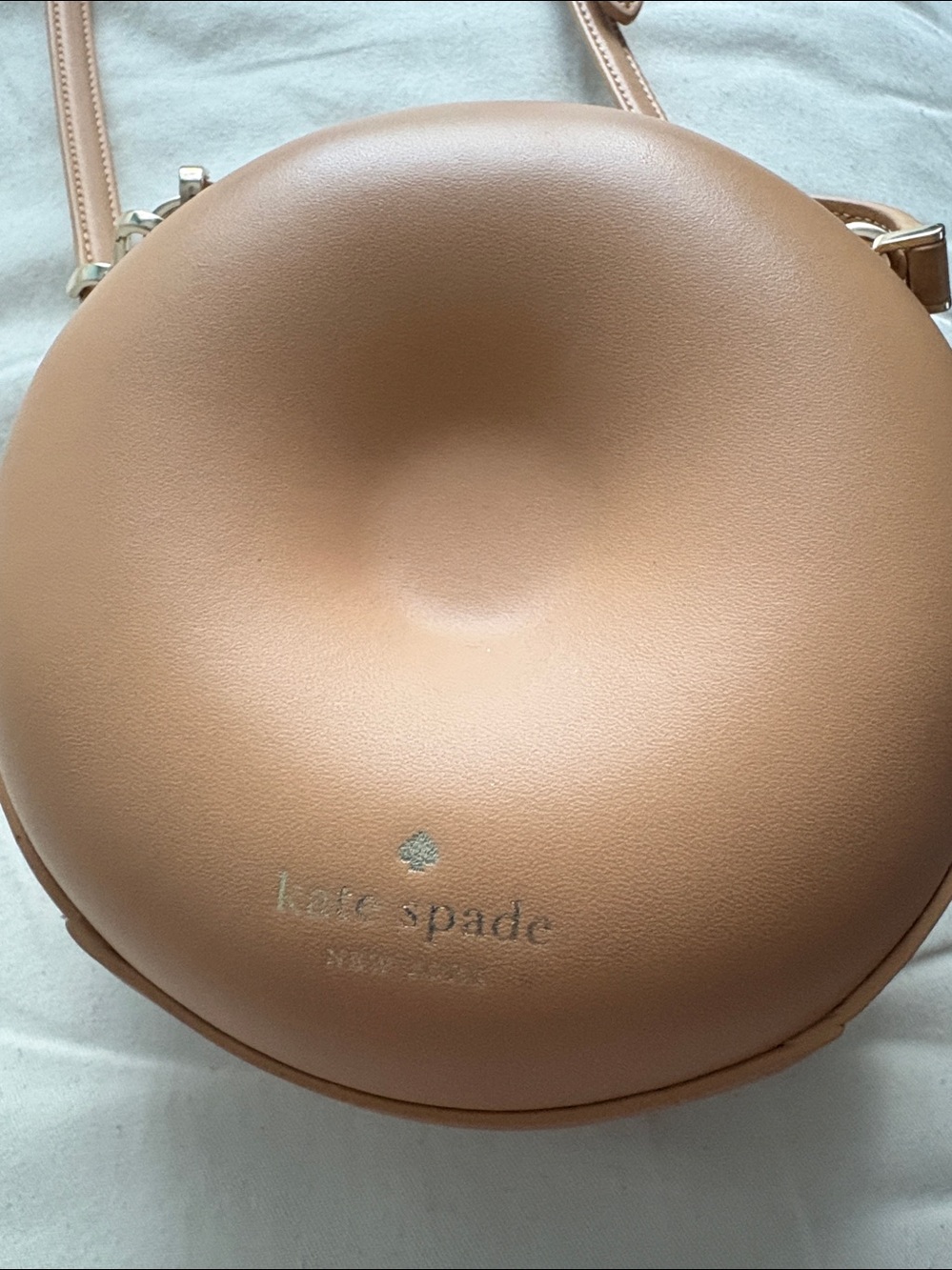 Kate Spade Donut-Shaped Pink Crossbody Bag - Charming Novelty Design - Picture 2 of 4